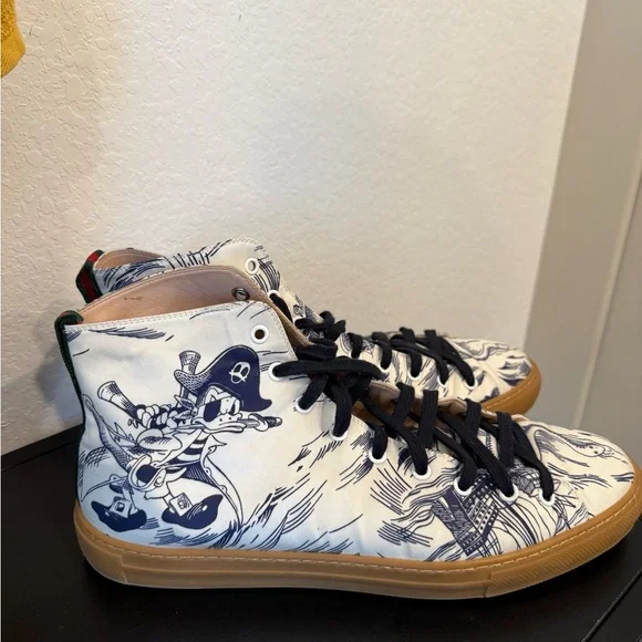 Men's White and Black High-Top Sneakers.Authentic Gucci - Picture 1 of 14